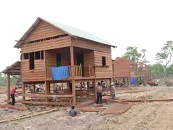 Trồng cao su ở Campuchia - Nan giải thiếu lao động