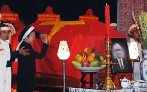 Trầm hùng Hồn tử sĩ tiễn đưa chú Sáu Dân ảnh 6