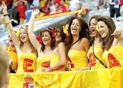 Trận Áo - Đức của những Eva