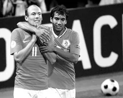 Bảng C và nỗi ám ảnh của Pháp, Italia: Hà Lan chọn đường nào mà  đi ?