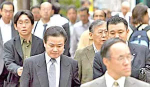 Xung quanh vấn đề làm ngoài giờ của công nhân Nhật