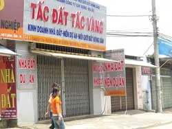 Thị trường ế ẩm, hàng loạt trung tâm địa ốc đóng cửa