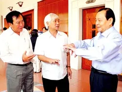 Phát huy kết quả bước đầu, tập trung nỗ lực kiềm chế lạm phát, bảo đảm an sinh xã hội và tăng trưởng bền vững ảnh 2