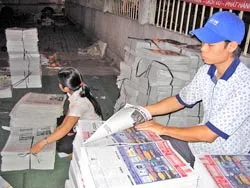 Đến với "chợ" báo đêm
