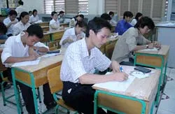 Lượng thí sinh ĐH-CĐ 2008 tăng : Phòng thi… lên giá