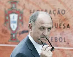 Chelsea ký... lộn người?