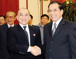 Tổng Bí thư Nông Đức Mạnh tiếp Quốc vương Norodom Sihamoni