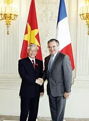 Chủ tịch QH Nguyễn Phú Trọng hội đàm với Chủ tịch QH Pháp Bernard Accoyer