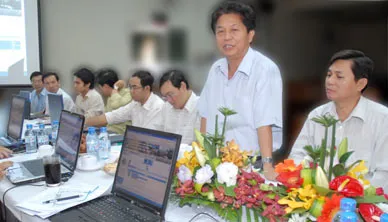 Ông Trần Thế Tuyển, Tổng Biên tập báo SGGP phát biểu ý nghĩa, mục đích của buổi giao lưu trực tuyến