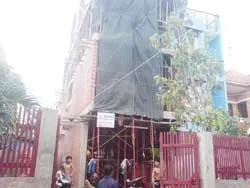 Đất đang tranh chấp vẫn được cấp sổ đỏ: Tắc trách của bộ máy hành chính?