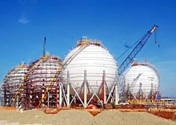 Nhà máy lọc dầu Dung Quất: Cuộc đua gần tới đích