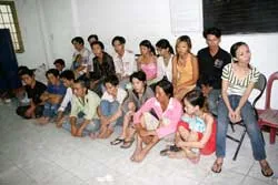 Hai băng nhóm chuyên lừa đảo, cướp tài sản ở quận 6, TPHCM: 20 đối tượng sa lưới