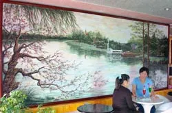 Bức tranh đá quý lớn nhất Việt Nam