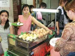 Trứng gà nướng Thái Lan: Món lạ, nên cẩn thận!