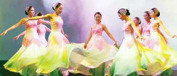 “Dịu dàng sắc xuân”. Ảnh: AN DUNG