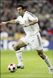 FIGO đã đào thoát khỏi Barca như thế nào ?