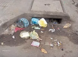 Chống ngập từ việc ngăn chặn đổ rác xuống cống
