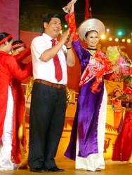 Hoa hậu Những miền đất võ Bùi Thị Thanh Thảo: Không quên những trẻ em nghèo