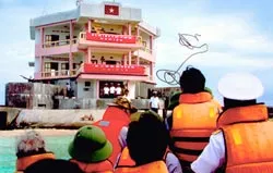 Triển lãm ảnh “Khoảnh khắc Trường Sa”