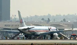 Mỹ: Máy bay American Airlines đáp khẩn cấp