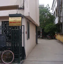 Một tuần sau khi Hà Nội mở rộng, dân rối vì... trụ sở ! ảnh 2