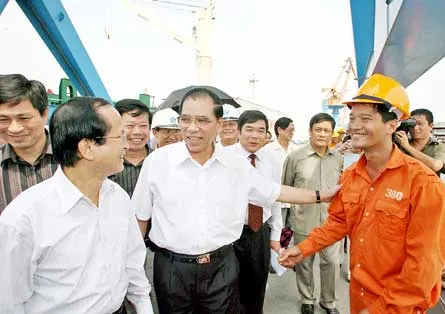 Tổng Bí thư Nông Đức Mạnh thăm và làm việc tại Hải Phòng