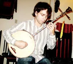 Ba nhạc sĩ nước ngoài mê nhạc cổ Việt Nam ảnh 2