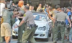 Los Angeles có “thuần hóa” được paparazzi? ảnh 2