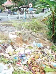 Quá thiếu thùng rác tại các điểm dừng nghỉ