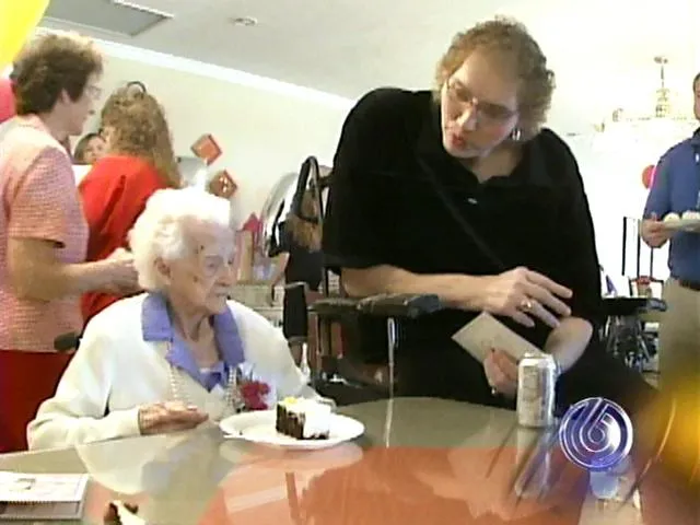 Người phụ nữ cao nhất thế giới qua đời