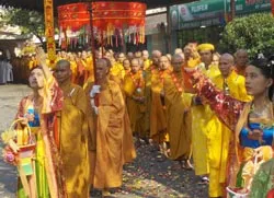 Sáng nay, Đại lễ Vu Lan: Trang nghiêm, an toàn