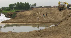 Nhà thầu thi công công trình vẫn “nhắm mắt” trước nguy cơ tai nạn