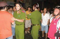 Côn đồ lộng hành giữa phố