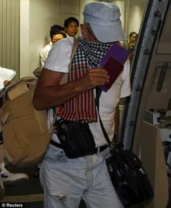 Cựu ca sĩ nhạc rock Gary Glitter đòi lưu lại Thái Lan vì "bệnh" ảnh 2