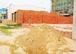 Thanh tra xây dựng quận-huyện, phường-xã: Có quyền mà chưa dám dùng ảnh 2