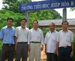 Tặng bằng khen cho lão nông hiến đất “trồng người”
