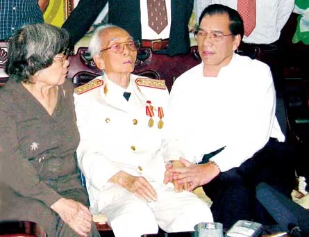 Mừng Đại tướng Võ Nguyên Giáp tròn 97 tuổi