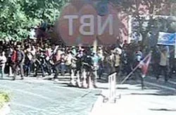 Thái Lan: Biểu tình tiếp diễn, Thủ tướng Samak Sundaravej "cứng rắn" ảnh 3