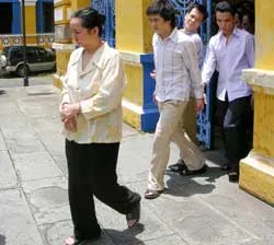Mua bán ma túy, mẹ lãnh án tử hình, con bị tù chung thân