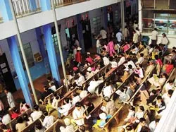 Giảm tải cho bệnh viện nội thành TPHCM: Xây dựng cơ sở 2… cũng rối