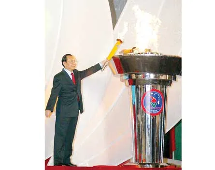 Đoàn rước đuốc “Đuốc sáng Việt Nam - Hành trình theo chân Bác” về đến TPHCM