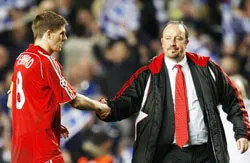 Benitez sốt ruột chờ Gerrard và Torres