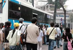 Nghịch lý hoạt động xe buýt tại TPHCM - Bài 2: Nhu cầu nhiều, luồng tuyến ít