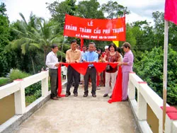 Chiếc cầu mới trên sông Còng Cọc