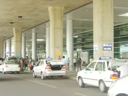 Tài xế taxi lại bắt chẹt hành khách