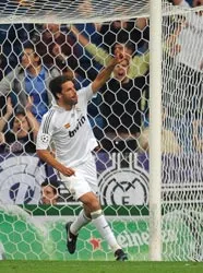 Champions League 2008/2009 – Lượt trận đầu tiên 4 bảng E, F, G, H (rạng sáng 18-9): Thất vọng M.U ảnh 2