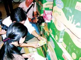 Đình chỉ lưu hành tất cả sản phẩm sữa và nguyên liệu sữa không nguồn gốc