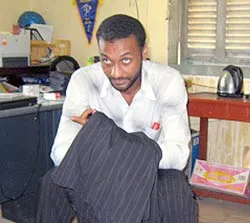 Báo động tình trạng người nước ngoài lang thang, vi phạm pháp luật - Bài 2: Xử lý: Làm ruộng không… trâu!