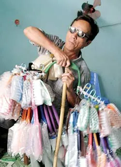 Những tia sáng nơi xóm tối