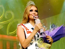 Nữ hoàng sắc đẹp toàn cầu 2008